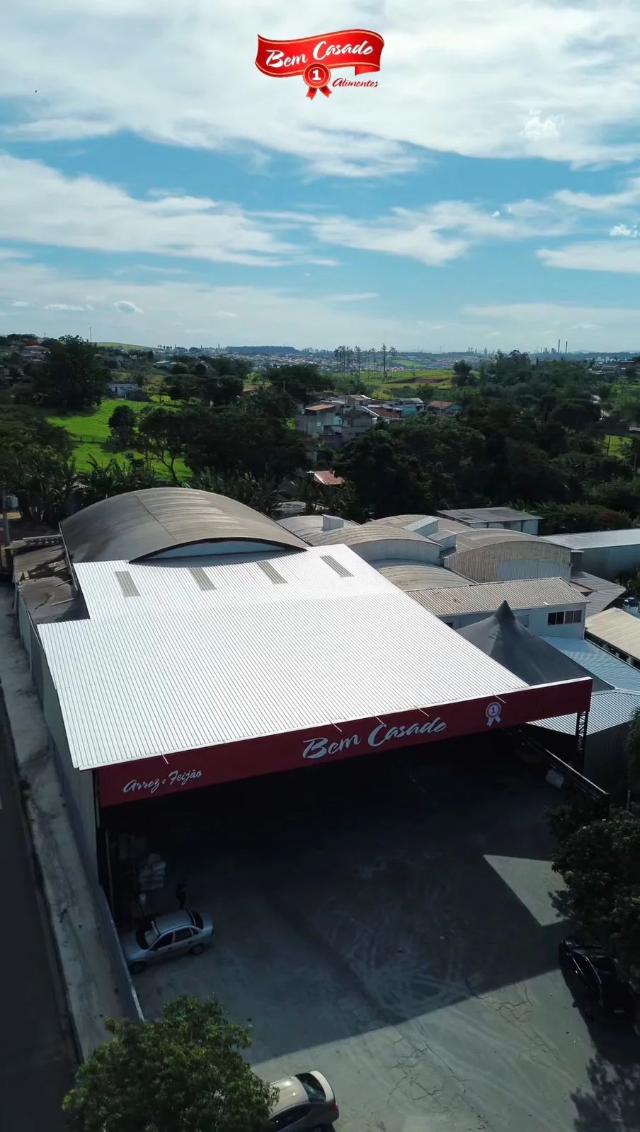 Vista aérea da fábrica e loja de fábrica