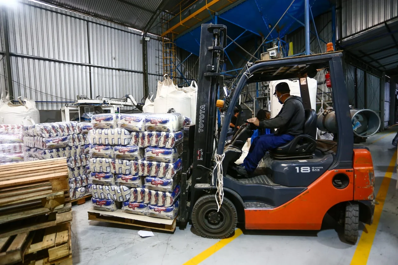 Operador com produtos Bem Casado